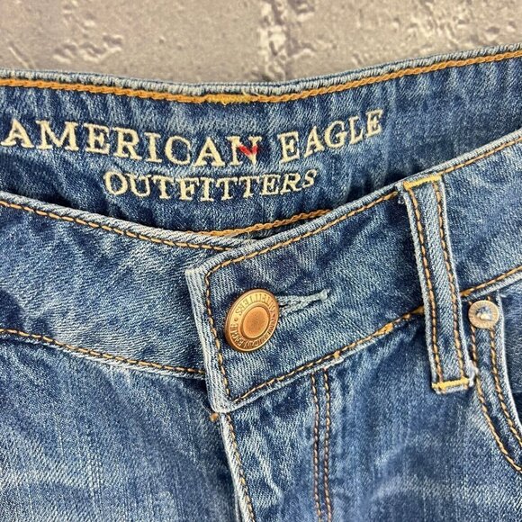 American Eagle Shadow Patched Tomgirl Distressed Button fly Jeans Size 8 - Picture 3 of 10